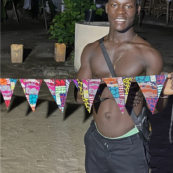 Togo youth center fundraiser! adepomatogo.wordpress.com - Picture 9 of 13